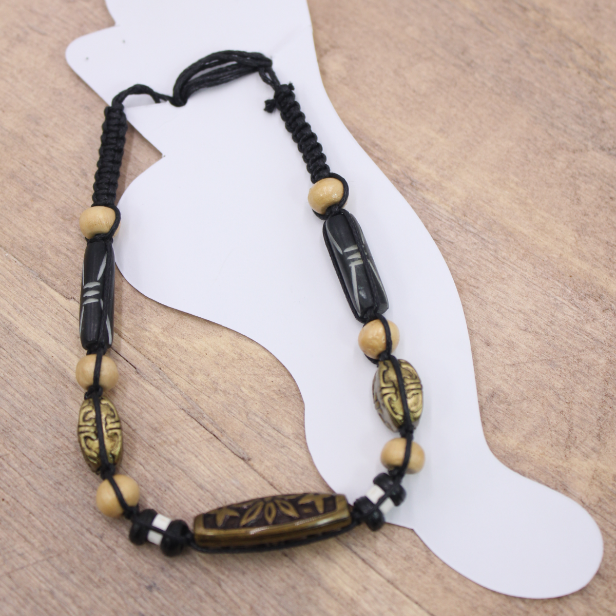 Gostava de dar um up ao seu look diariamente e não sabe como? Na Magia do Lar encontra uma vasta gama de colares, pulseiras, porta chaves, brincos e pendentes de diferentes formatos e pedras/minerais. Pode assim, manter sempre por perto a sua pedra mineral predileta sem nunca perder o estilo.