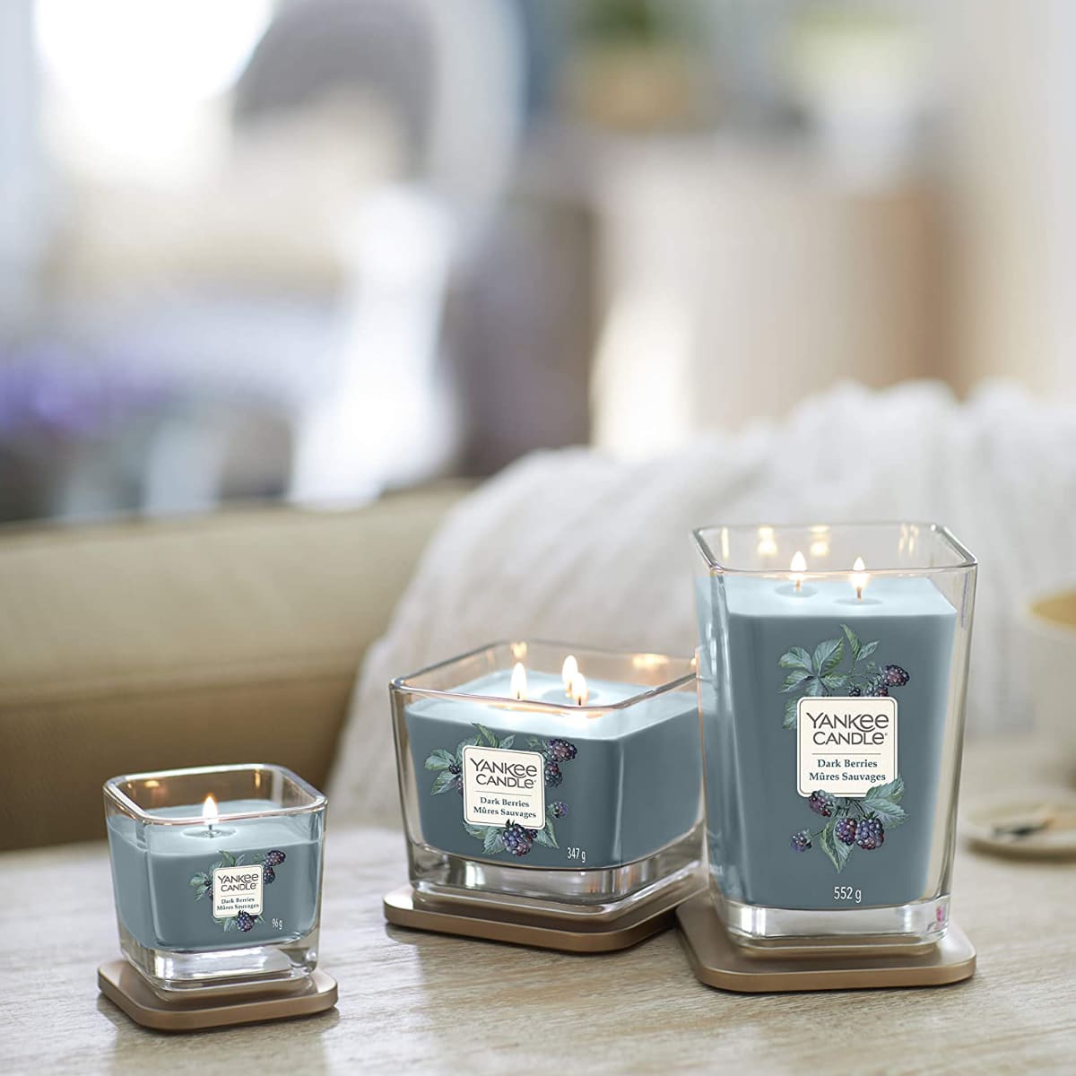 Vela Dark Berries Elevation Yankee Candle