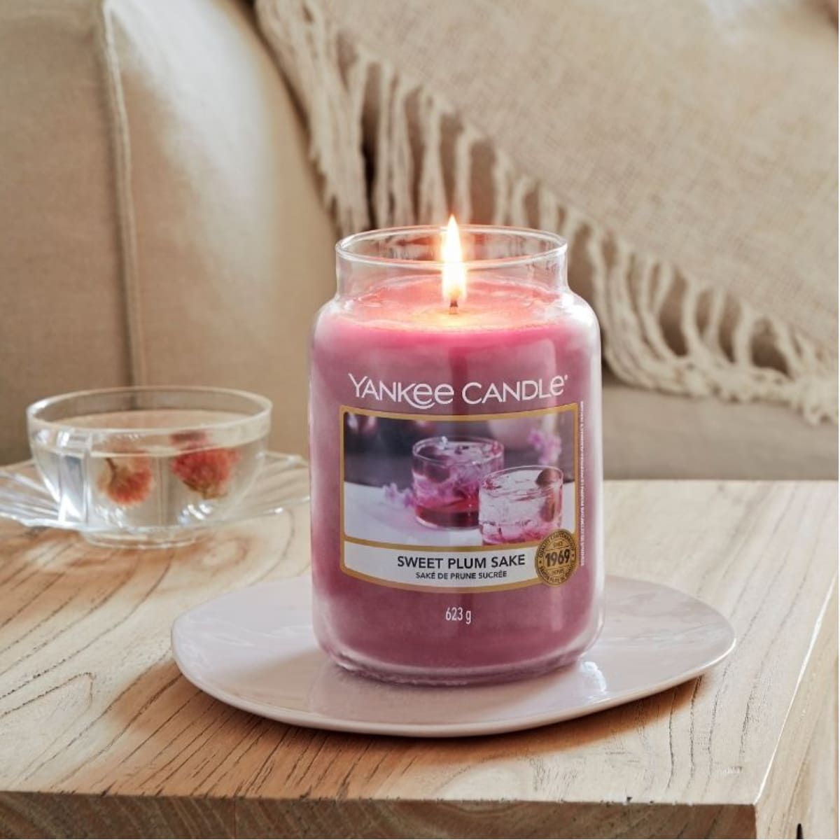 Vela Sweet Plum Sake Yankee Candle