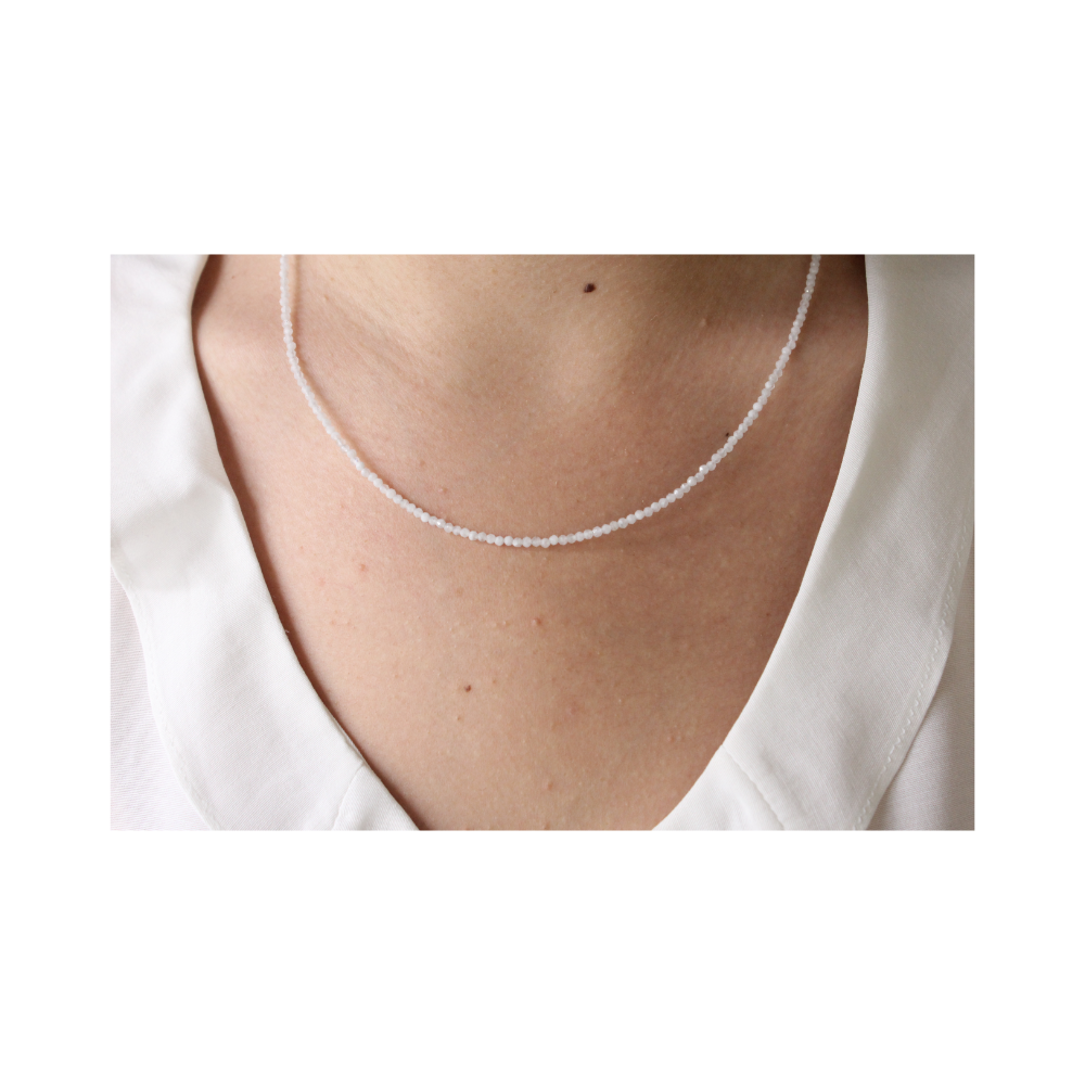 Collar bola facetada piedra luna