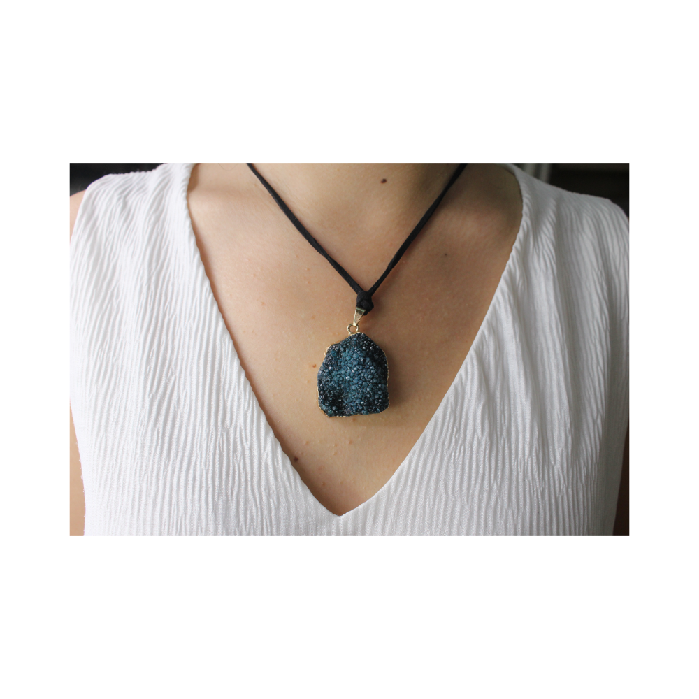 Collar con colgante de ágata en bruto