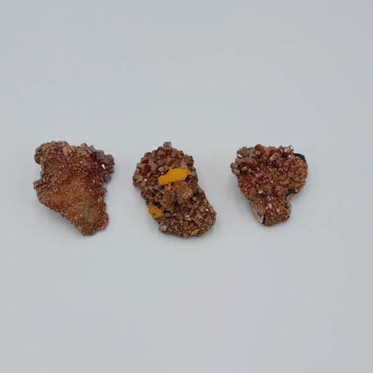 Piedra/Mineral Áspero Cristalizado Vanadinita 4.5-6cm