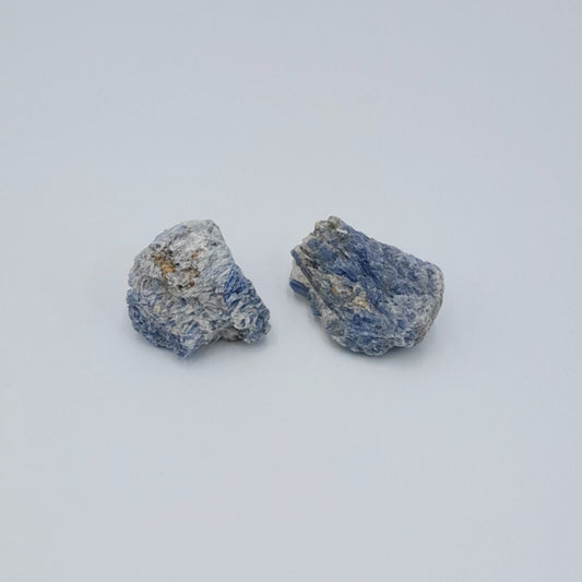 Piedra en bruto de cianita/Mineral 90-150g