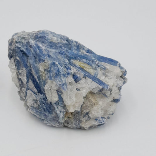 Piedra en bruto de cianita/Mineral 80-170g