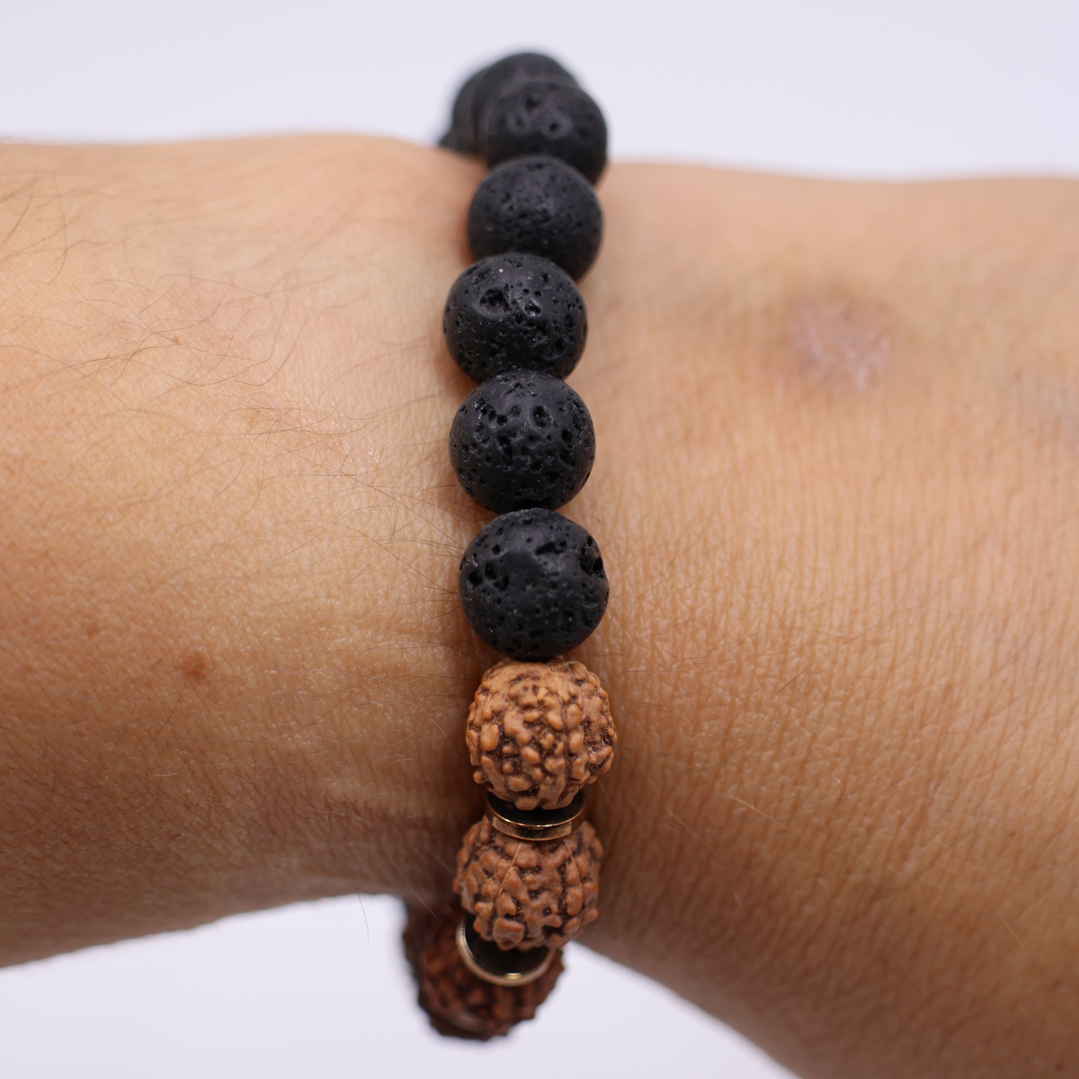 Pulseira Rudraksha Sementes com Lava