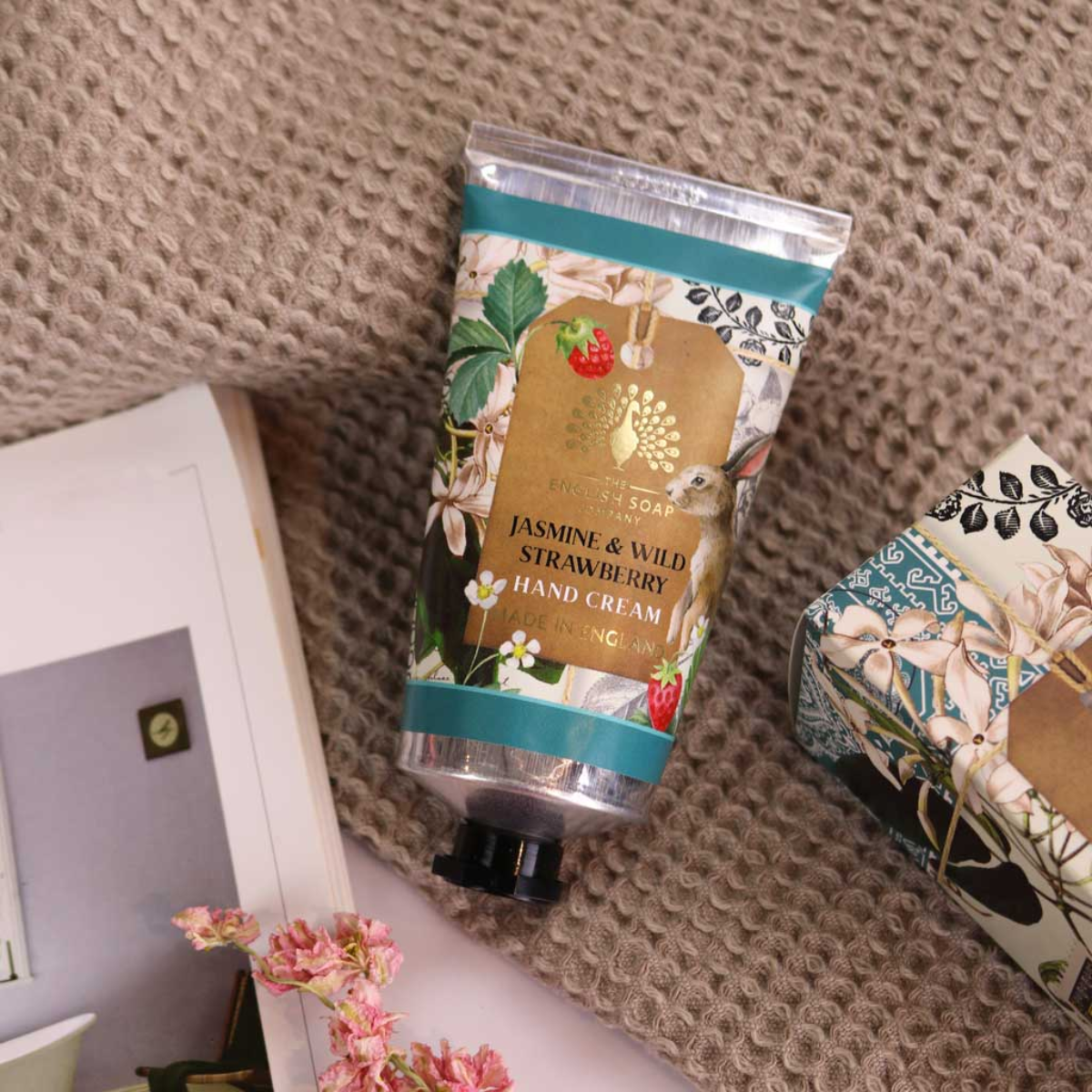 Creme de Mãos Jasmin & Wild Strawberry The English Soap