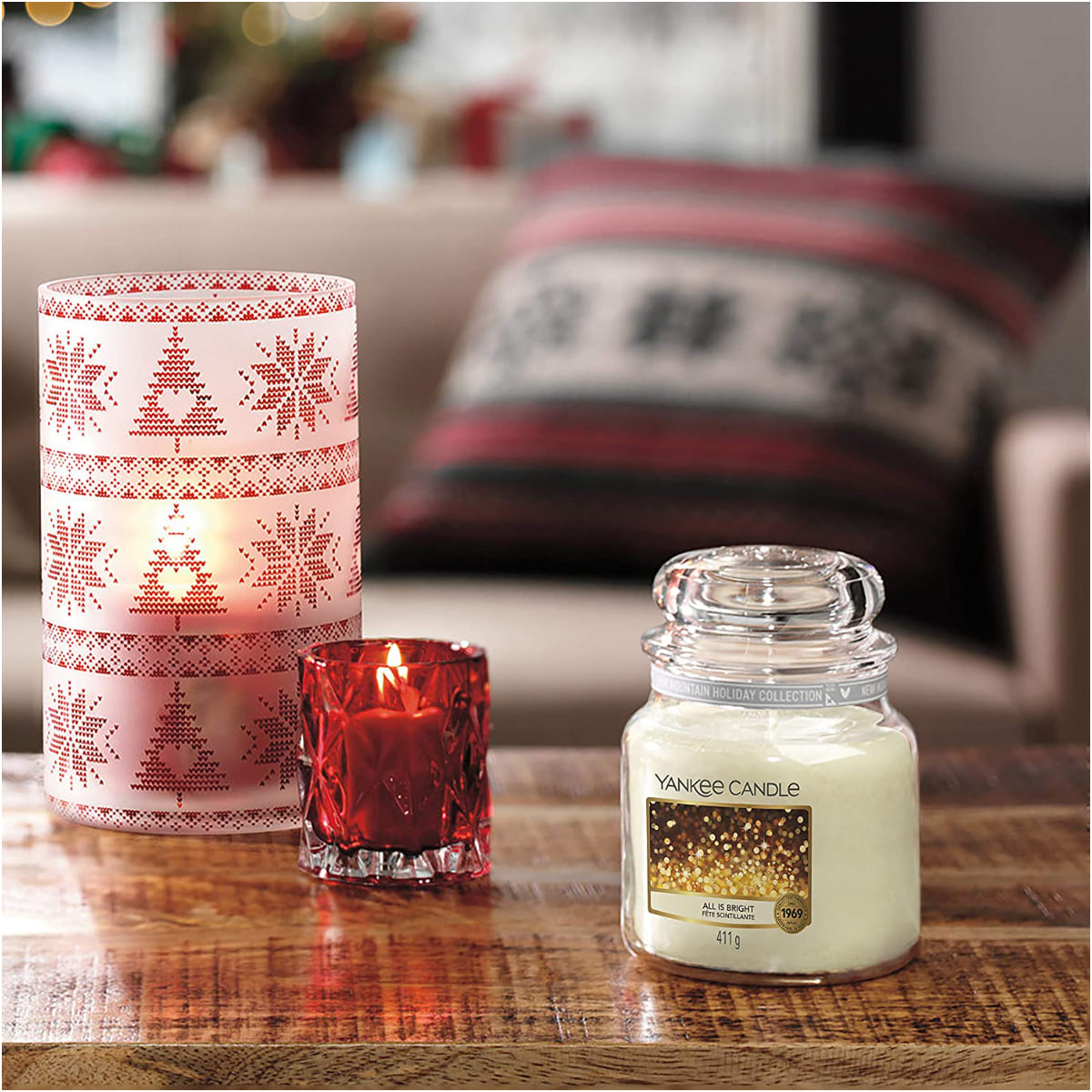 Vela All is Bright Yankee Candle