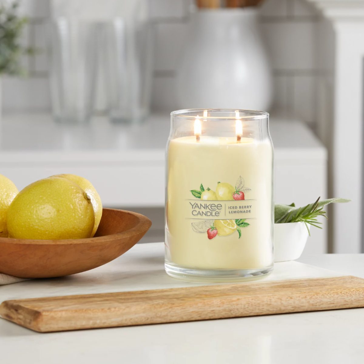 Candle Iced Berry Lemonade Yankee Candle