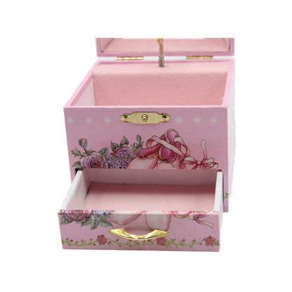  A caixa de música ideal para oferecer a miúdos e graúdos onde, através da sua melodia, criam momentos inesquecíveis. É ideal para guardar joias ou algo especial.