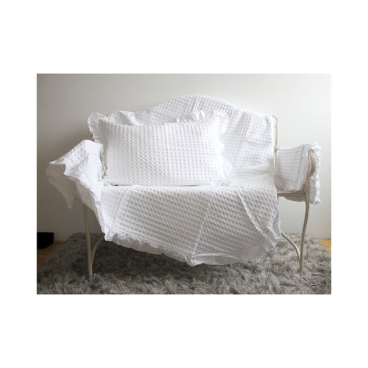 White Quilt with 2 Pillows