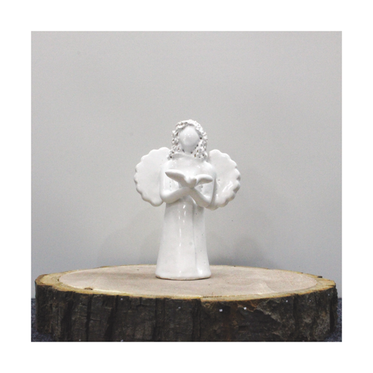 A marca Rita Macedo possui diversas peças artesanais como anjos, presépios entre outros, para decoração do seu cantinho preferido da casa ou oferecer a alguém especial.